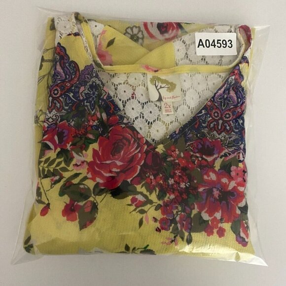 Fig and Flower Floral Popover Blouse Size 2X Yellow Lace Detail 3/4 Sleeves - Picture 11 of 11